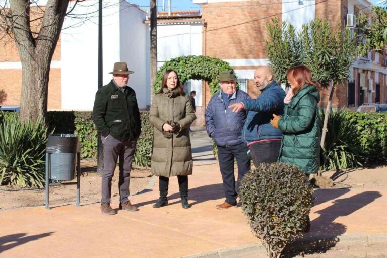 El Ayuntamiento de Alcázar de San Juan invierte 67.000 euros en reformar el centro de barrio y los jardines del barrio de Santa María