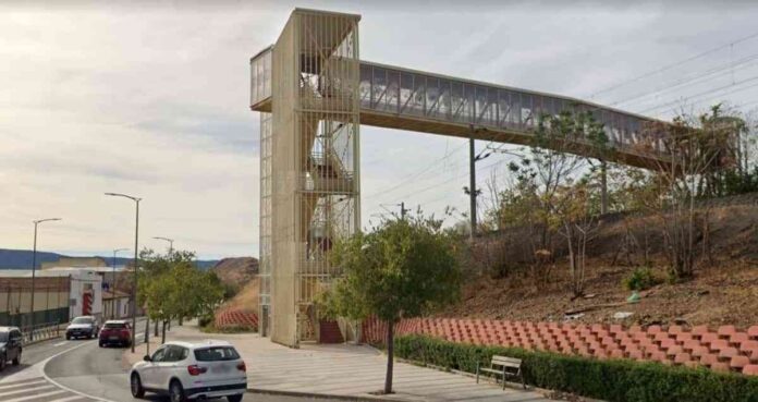 repararan-pasarela-en-puertollano.jpg