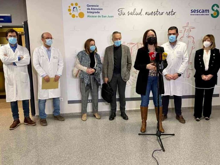 El psiquiatra alcazareño Luis Caballero Martínez imparte una sesión magistral en el Hospital Mancha Centro