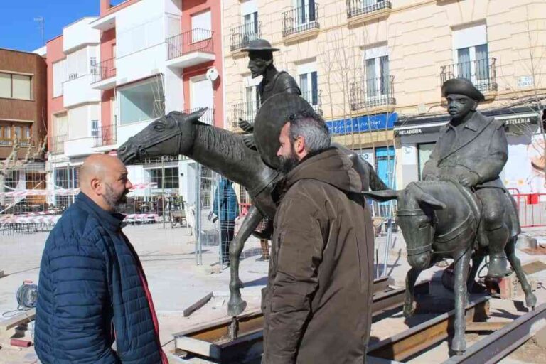 El concejal de Obras revela las novedades de las estatuas de Don Quijote y Sancho Panza
