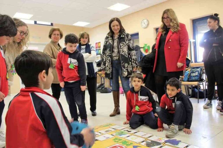 Rosa Melchor visita EFA El Gamonal para conocer el proyecto “Risas felices, sonrisas sanas”