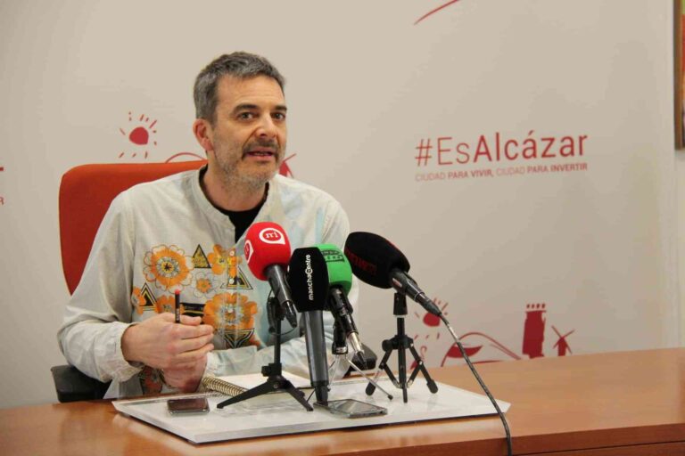 El grupo municipal EQUO da visibilidad a la ayuda odontológica en una rueda de prensa