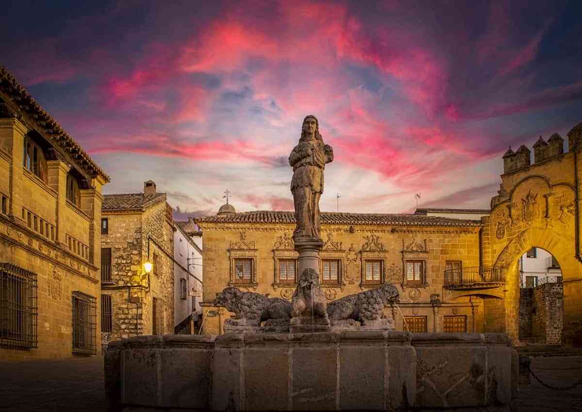 Impresionante ciudad Baeza histórica y monumental en Jaén España