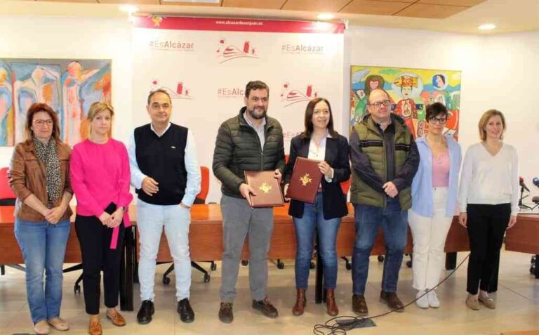 Ayuntamiento y Hospital de Alcázar firman un protocolo de colaboración para la atención integral a personas con necesidades sociosanitarias