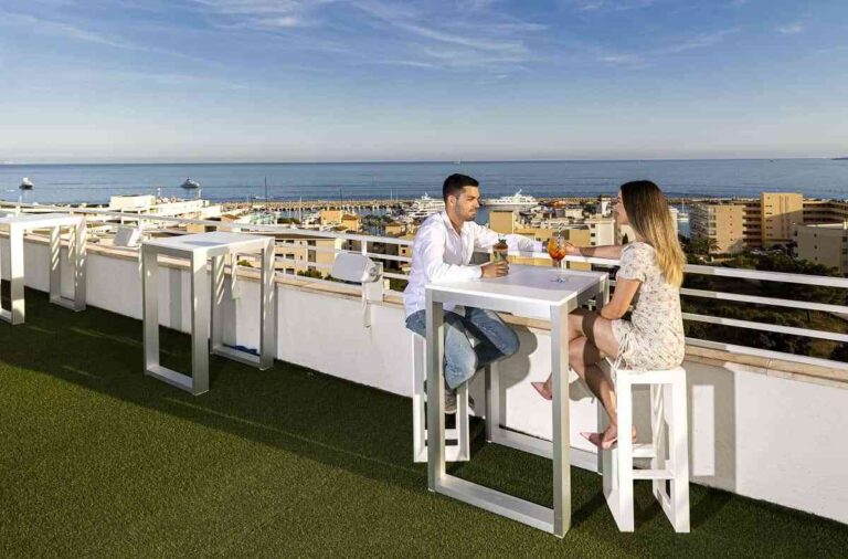 La tendencia del verano: disfrutar al aire libre y en las alturas en las terrazas sin techo.