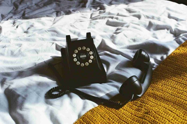 Llama a Atención al Cliente sin líneas 900 y gratis