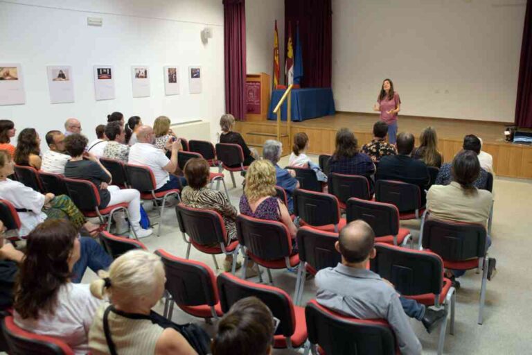 La Casa de Medrano acoge la proyección y un coloquio sobre el documental ‘Viaje a alguna parte’