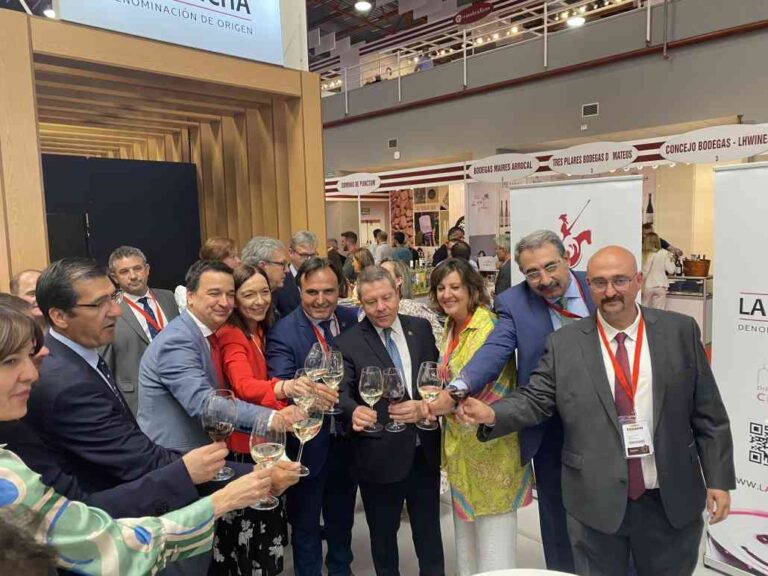 Rosa Melchor:”FENAVIN apuesta y defiende la cultura del vino y es el lugar donde Alcázar tiene que estar”