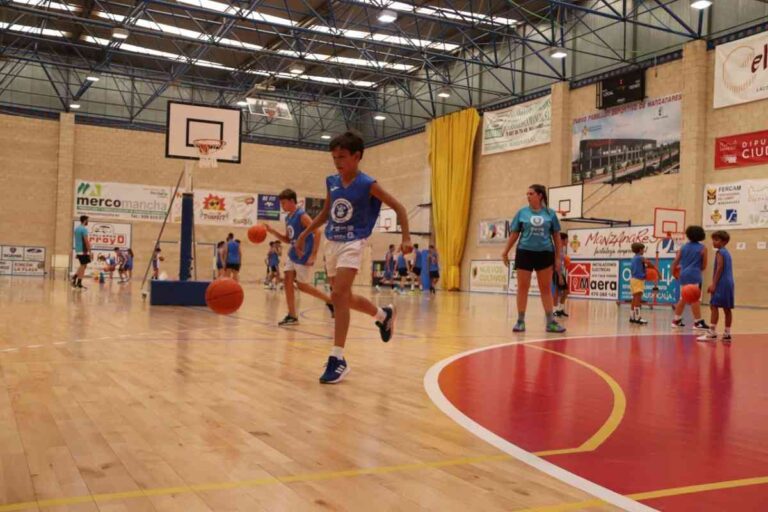 Abierta la inscripción en los campus deportivos de Manzanares de fútbol, baloncesto, fútbol sala y balonmano para el verano 2023