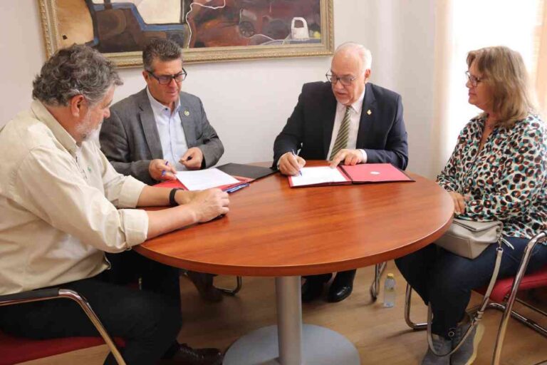 Ayto. de Manzanares apoyará a la AECC con 2.500 € para ayudar sufragar los gastos derivados de sus actividades en 2023