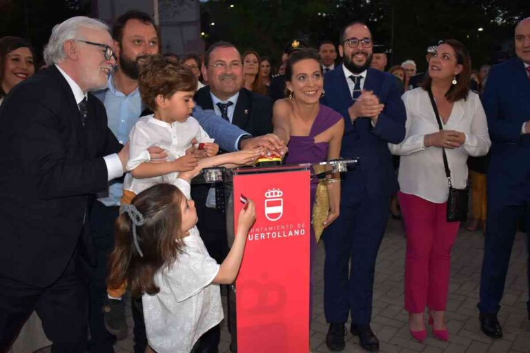 La Feria de Mayo 2023 para los niños y niñas de Puertollano con farolillos luminosos y muchas atracciones