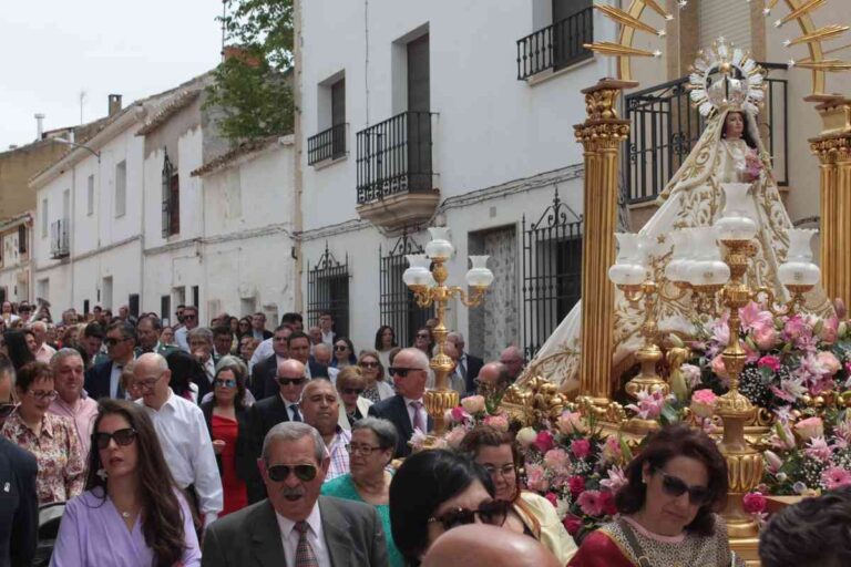 Las calles de Palomares del Campo (Cuenca) se llenaron de colorido y devoción en honor a la Virgen de la Cabeza 2023