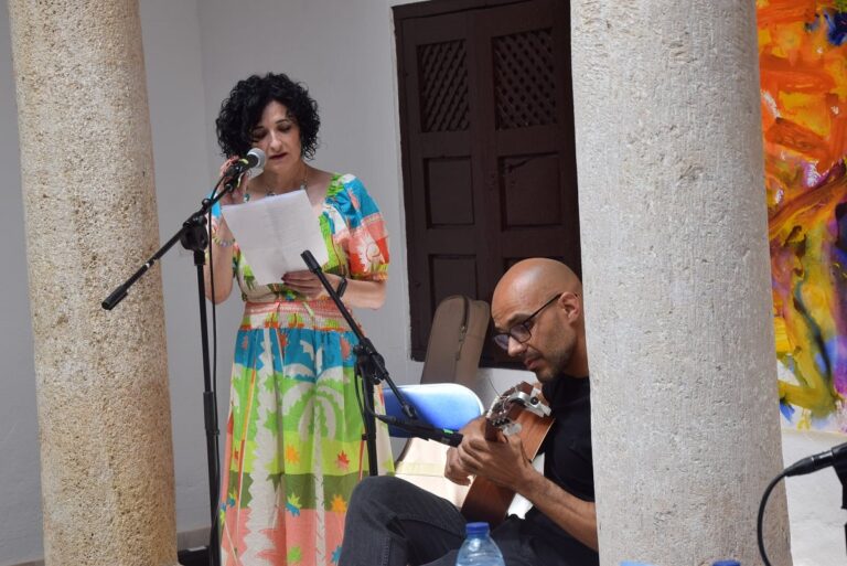 Antonio Mata presenta Claveles Rotos en Quintanar de la Orden