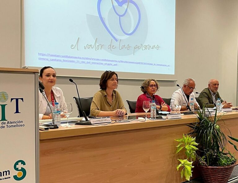 El Plan de Humanización de la Asistencia Sanitaria llega a los profesionales y asociaciones del Área Integrada de Tomelloso