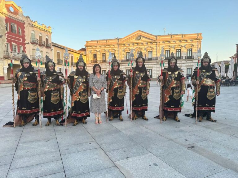 El PSOE reconoce el “gran trabajo” de los alcazareños para hacer de la Fiesta de Moros y Cristianos una gran celebración 