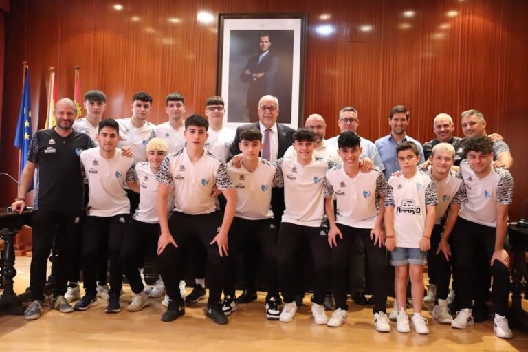 Celebran el ascenso del Talleres Arroyo Manzanares FS a la División de Honor Juvenil