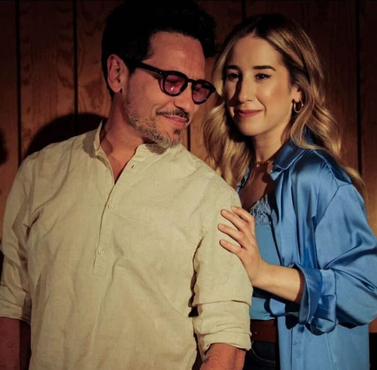 Elena Bella presenta su nuevo single «El perfume de la soledad» a dúo con el autor David DeMaría