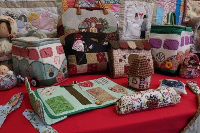 Exposición de los trabajos de los talleres de la UP de Manzanares en patio de columnas de la Casa de Cultura hasta el 23 de junio