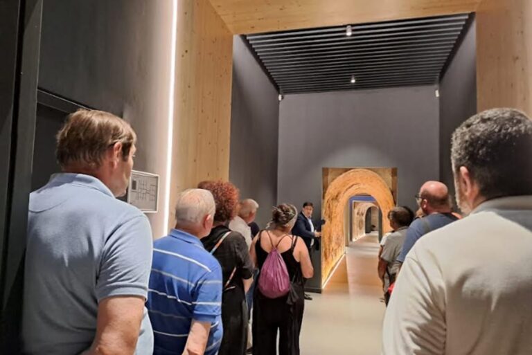 El grupo de acción local ‘La Rioja Suroriental’ visitó Tomelloso “Mejor municipio enoturístico”