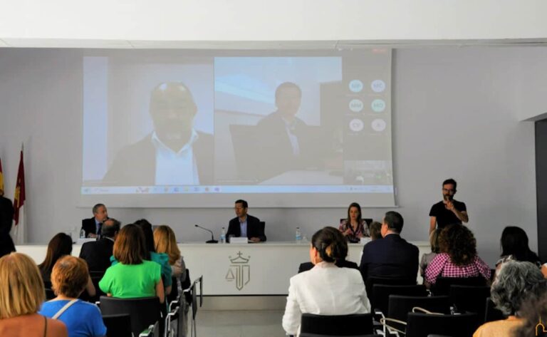 La Cátedra Derecho de las Personas con Discapacidad y Dependencia fue presentada hoy públicamente por la Diputación y la UCLM