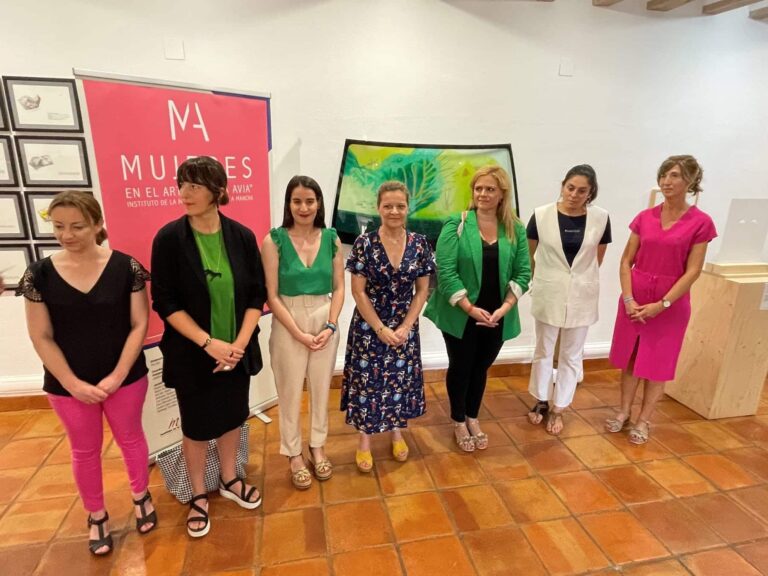 Castilla-La Mancha se compromete a seguir apoyando a las mujeres artistas para reducir la brecha de género en el arte