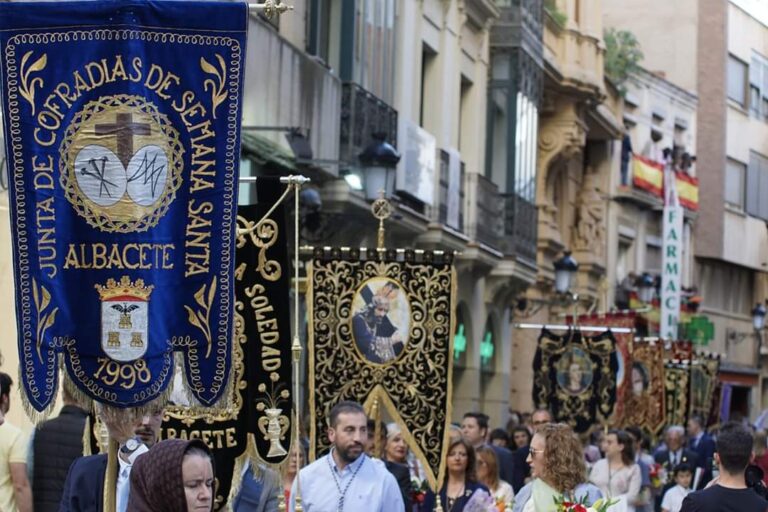 El presidente de la Junta de Cofradías de Semana Santa de Albacete presenta a la nueva junta rectora