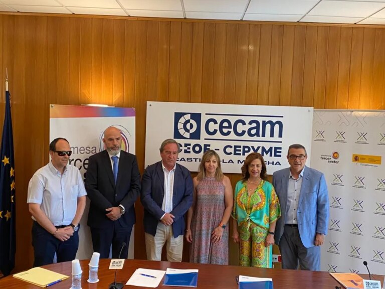 CECAM y la Mesa del Tercer Sector de CLM alientan a las empresas a marcar la casilla de «Empresa Solidaria»