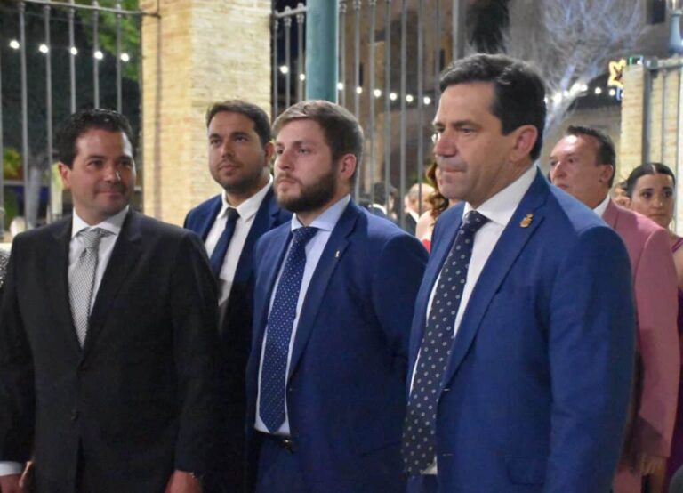 El consejero de Fomento asiste a las fiestas de Pozuelo de Calatrava en honor a la Virgen del Carmen