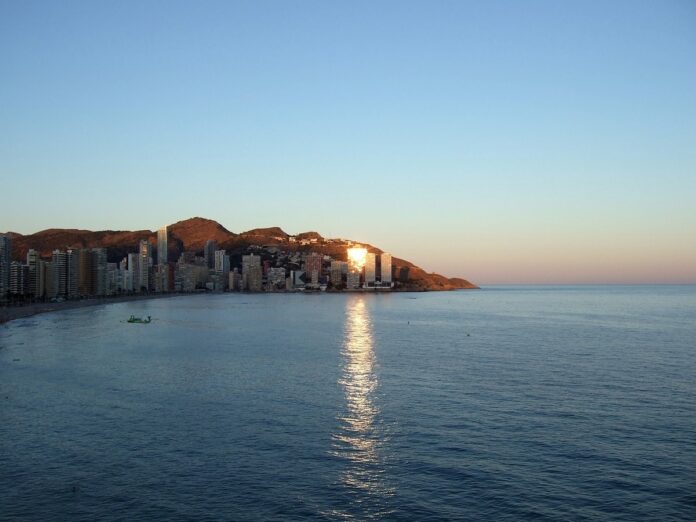 playa levante en benidorm