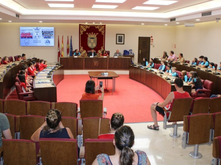 Celebrada una recepción para el Club de Trampolín ‘Albacete y el Club de Trampolín ‘Aerotramp’ en el Ayuntamiento de Albacete