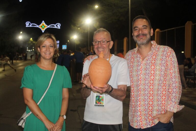 El sabor a La Mancha se despliega por la Avenida del Deporte en la demostración gastronómica de migas al pastor