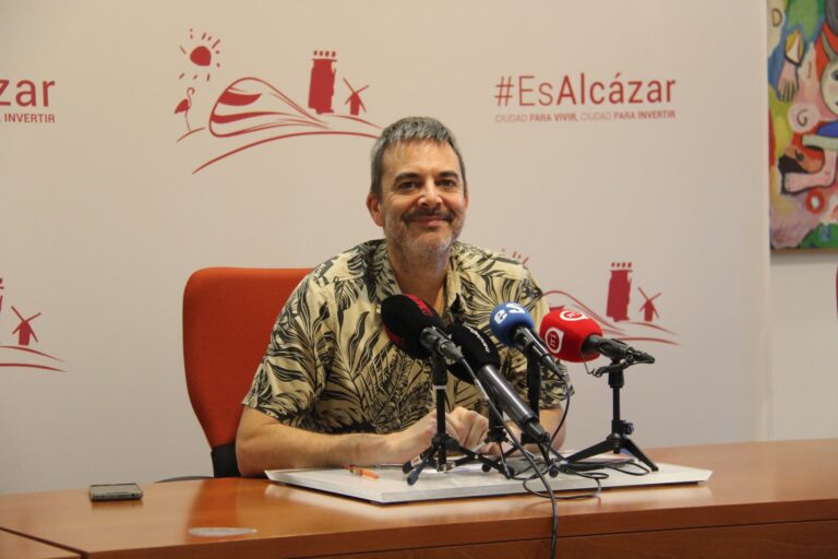 Presentación de la Charla informativa “El consumo eléctrico y el impacto en la economía familiar”