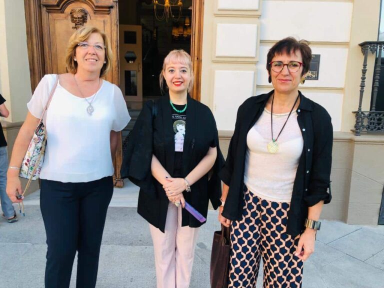 Proyección del cortometraje ‘Cuentas divinas’, de María Zaragoza, con motivo de la celebración del Día del Cine Español