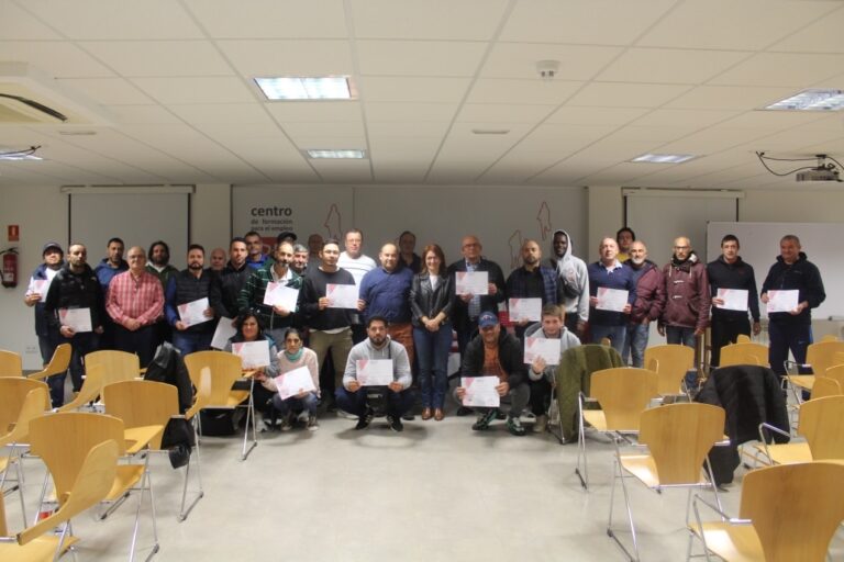 Un total de 65 alumnos reciben los diplomas por superar la Formación de Prevención de Riesgos Laborales