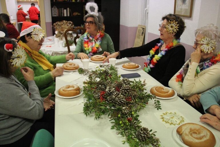 La Asociación de Amas de Casa de celebra su primera Chocolatada Navideña especial