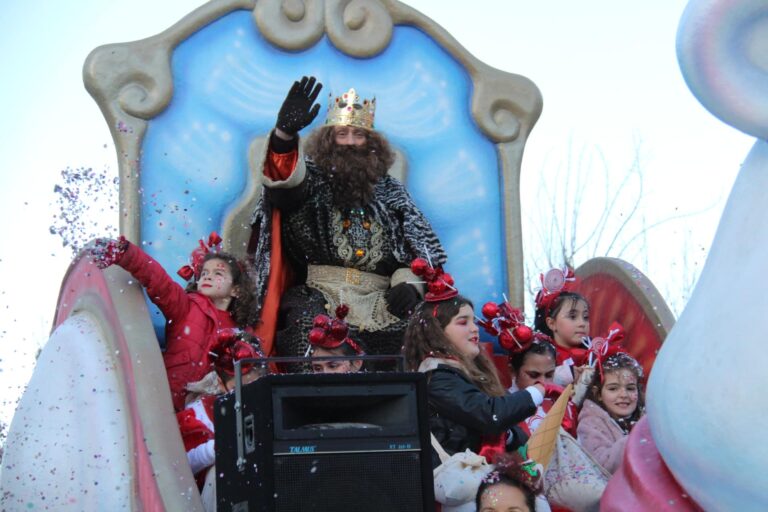 La cabalgata de los Reyes Magos pone el broche de oro a la Navidad en Alcázar de San Juan