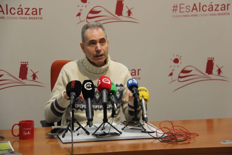 La concejalía de Medio Ambiente presenta el proyecto “Alcorques Verdes”