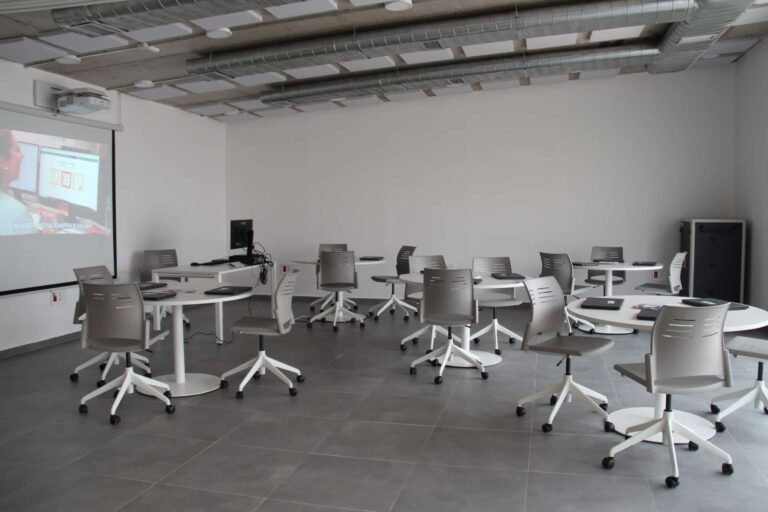 Alcázar de San Juan avanza hacia la alfabetización digital con la inauguración del nuevo Centro de Capacitación Digital