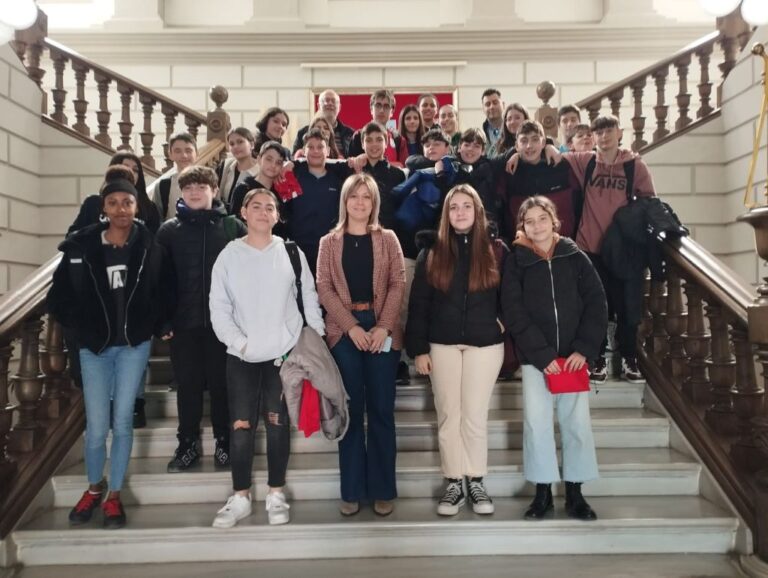 Dos nuevos grupos del IERS María Zambrano visitan el ayuntamiento