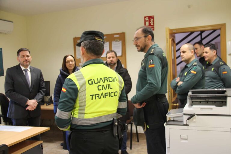 El subdelegado del Gobierno en Ciudad Real visita las instalaciones de la Guardia Civil y la Policía Nacional en Alcázar de San Juan
