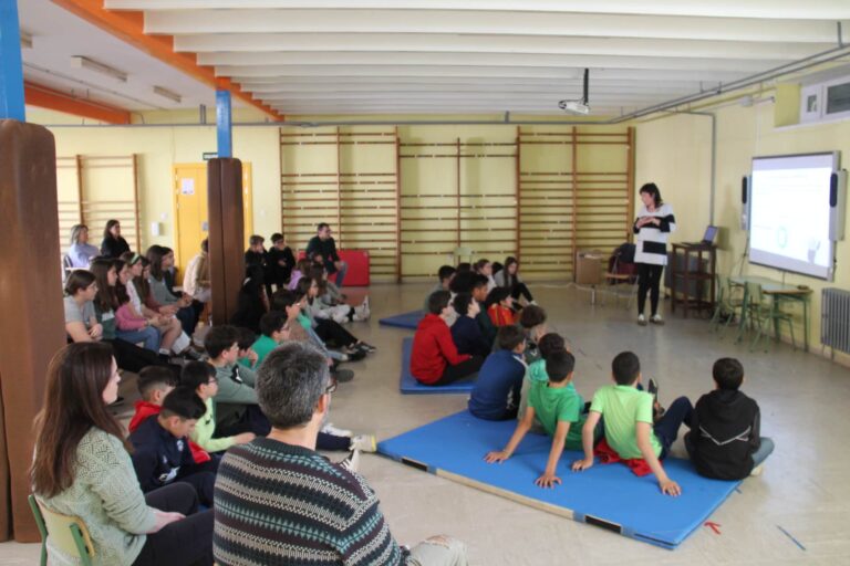 La OMIC de Alcázar conmemora el Día Mundial del Consumidor con una charla de consumo responsable en el CEIP Santa Clara
