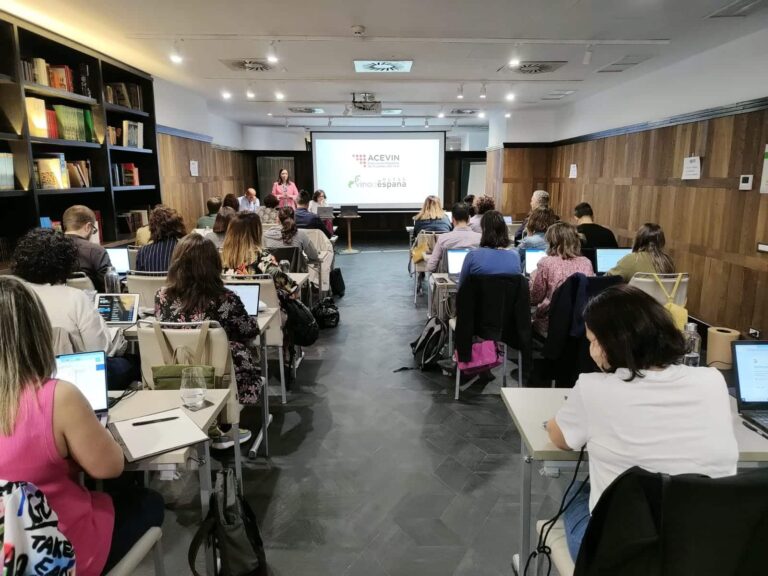 La alcaldesa Rosa Melchor viaja a Madrid para asistir al Comité de Gestión de Ruta del Vino de España como presidenta de ACEVIN