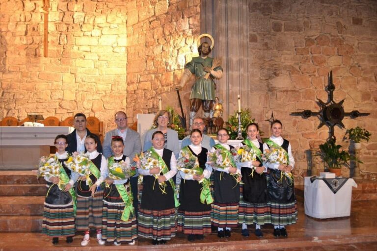 Arrancan las festividades de San Isidro con la imposición de ramos y bandas de las nuevas Damas
