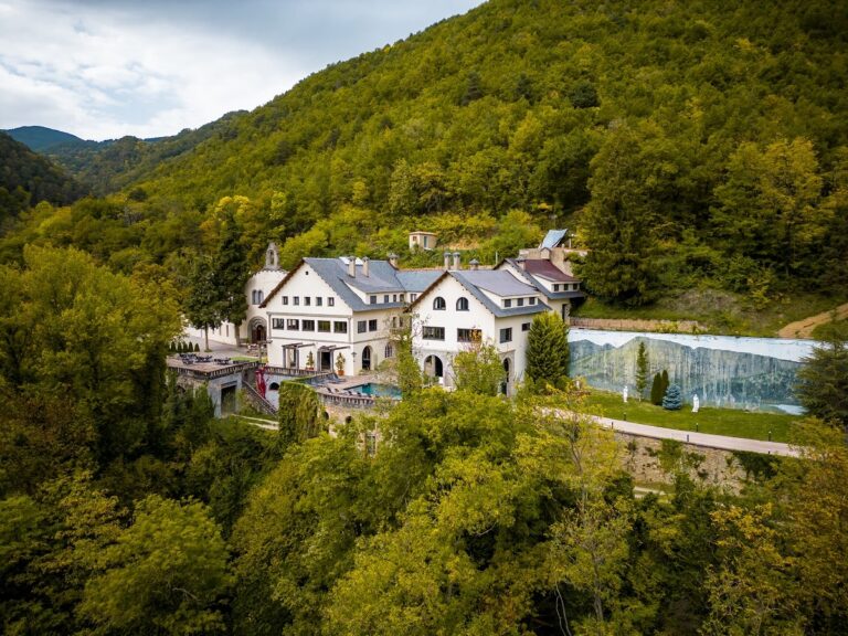 Angelats Hotel: un refugio de tranquilidad en el corazón de los Pirineos en Cataluña