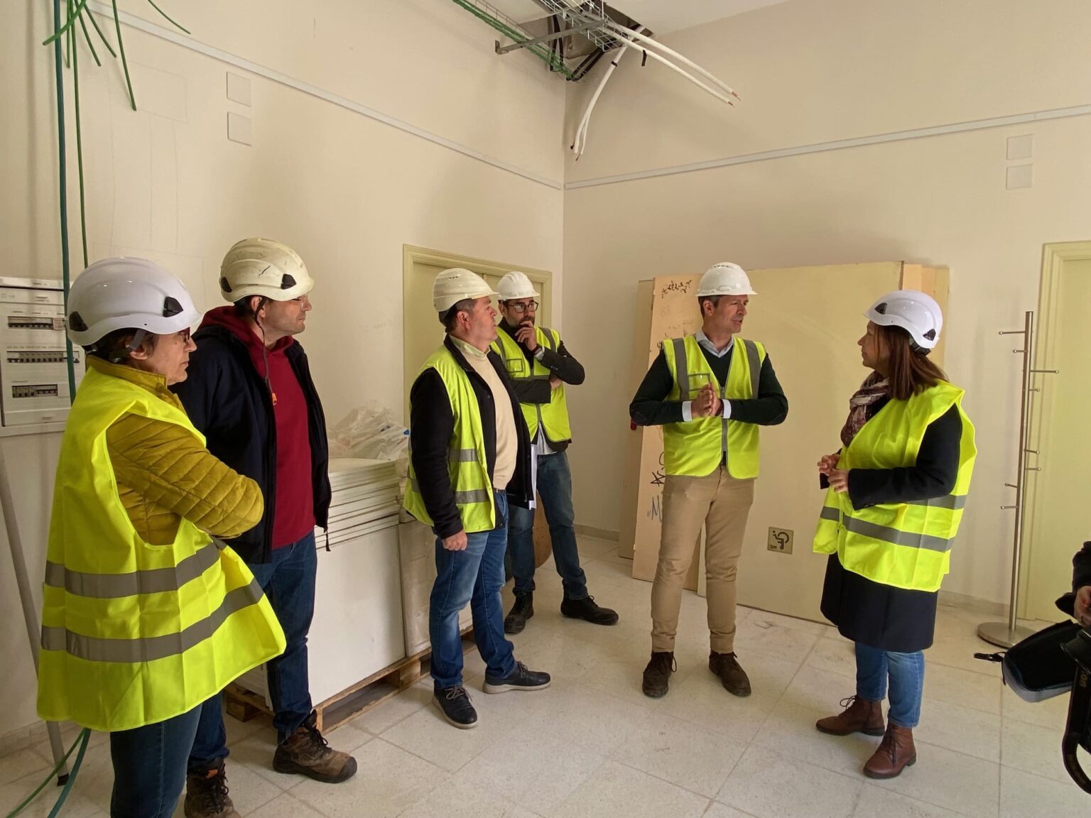 La alcaldesa visita las obras de eficiencia energética y accesibilidad ...