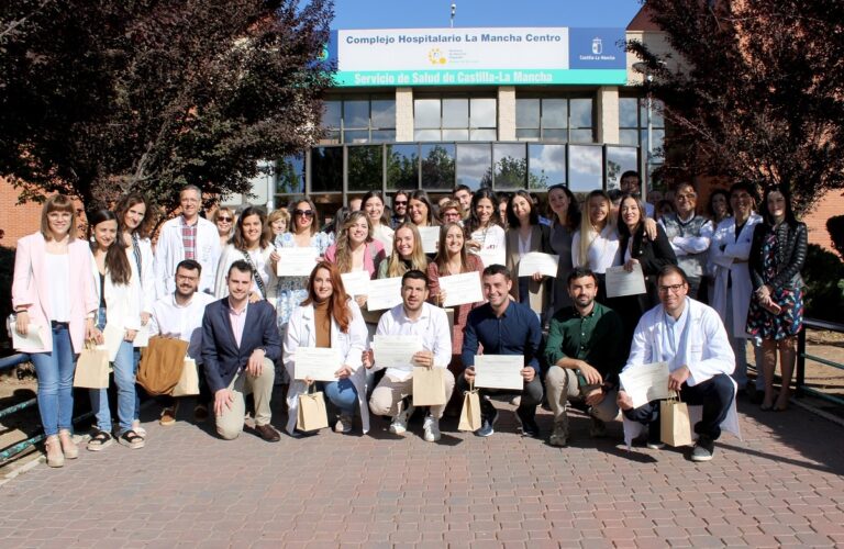 La Gerencia de Alcázar de San Juan homenajea a los 29 residentes que finalizan su etapa de formación en esta área sanitaria