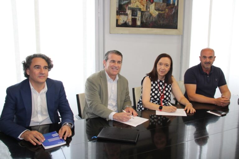 Alcaldesa Rosa Melchor Oficializa Nuevas Normas de Limpieza Viaria al Firmar Contrato con OHL Servicios Ingesan