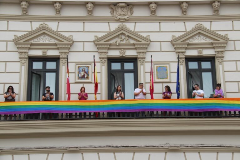 El Ayuntamiento de Alcázar de San Juan y la Asociación Plural LGTBIQA+ Mancha Centro Celebran Juntos el Día Internacional del Orgullo con una Serie de Eventos Inclusivos