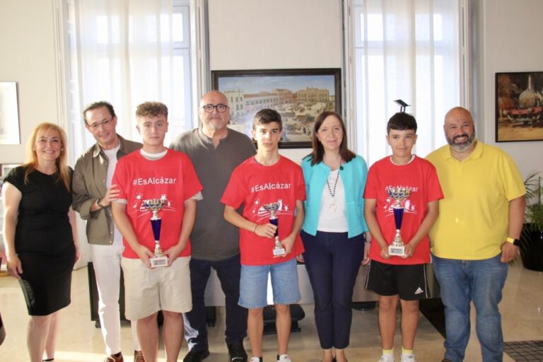 La Alcaldesa Encomia a Jóvenes Talentos de ‘Nuestro Ajedrez en Europa’ por sus Logros Regionales y Clasificación al Campeonato Nacional