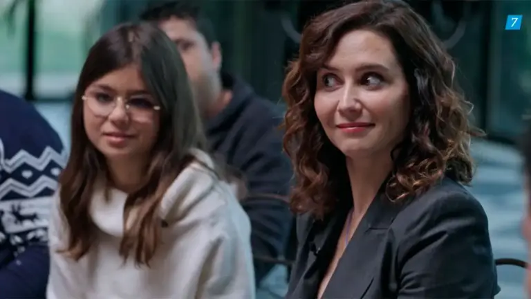 Isabel Díaz Ayuso considera relevar a Feijóo en la política nacional